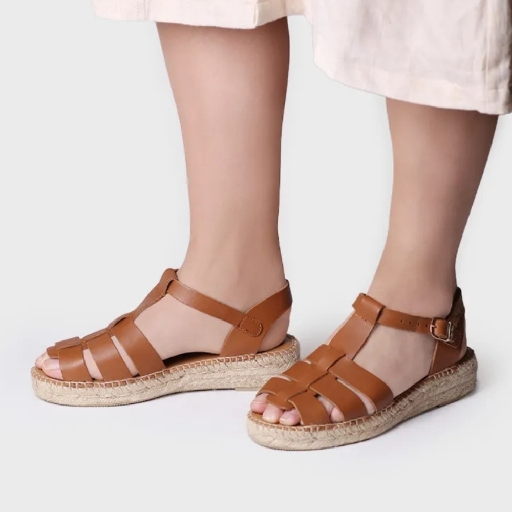 Toni Pons Emma Women's flat fisherman sandals in leather. Color: NOUGAT. Size US